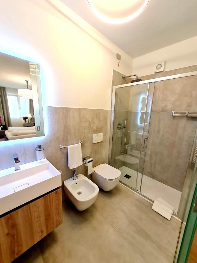 Sole Di Diana Luxury Apartments Peschiera del Garda Bagian luar foto