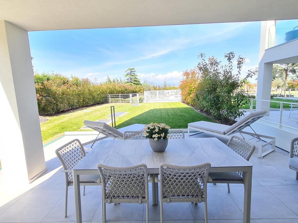 Sole Di Diana Luxury Apartments Peschiera del Garda Bagian luar foto